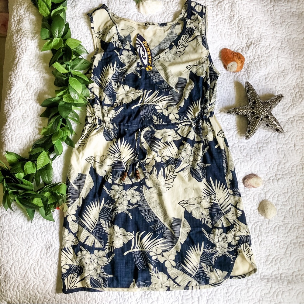 3/$30 Blue & Cream Hawaiian Print Dress
